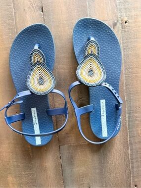 Ipanema by Grendene Navy Beaded T-Strap Sandals - Navy/Gold Accents - Sz 5